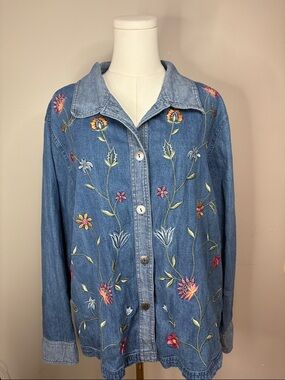 Vintage cotton button-down embroidered floral shirt